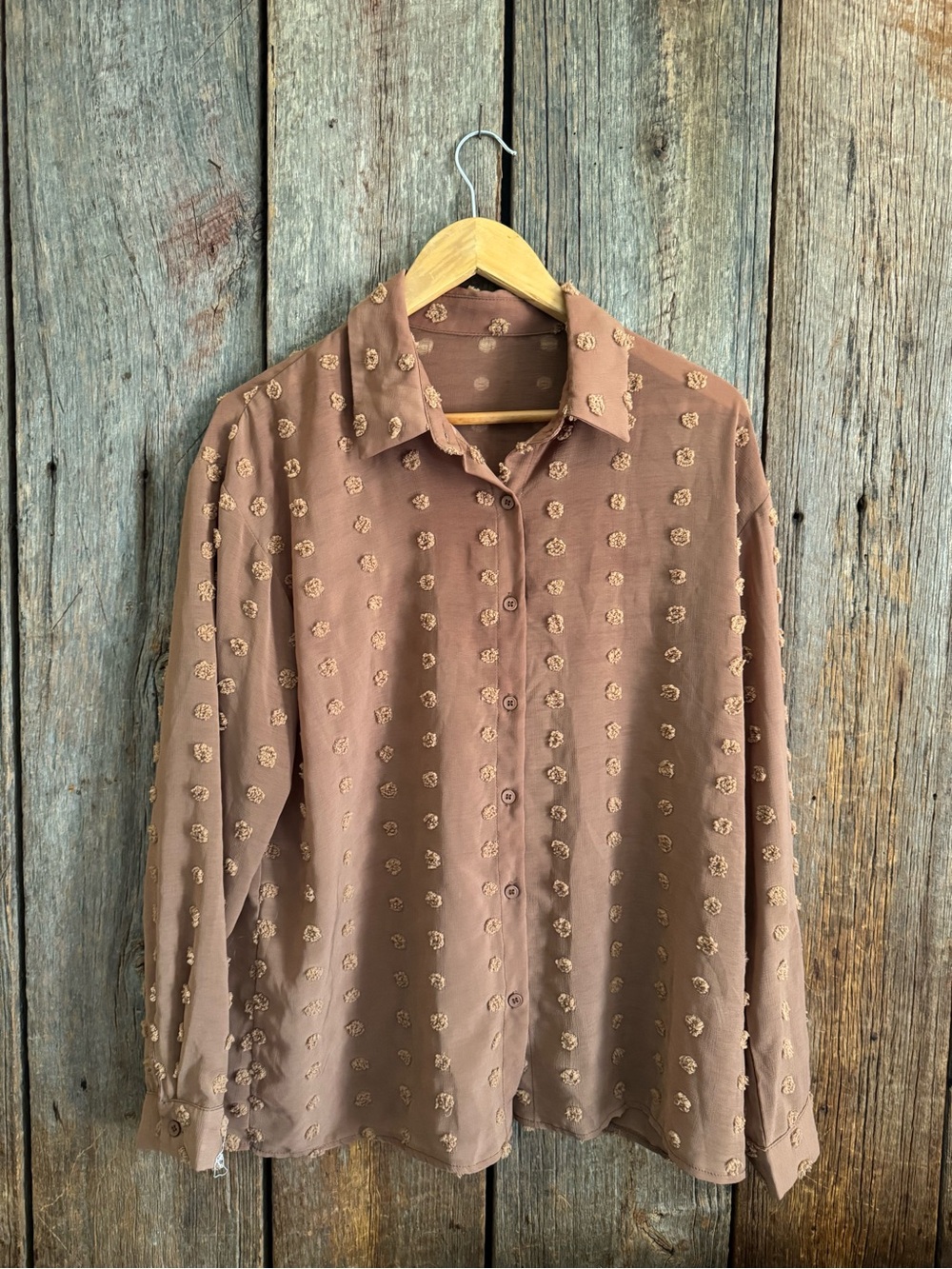 Women’s Textured Button-Up Shirt in Dusty Brown